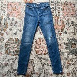 Levi’s high rise super skinny - size 27